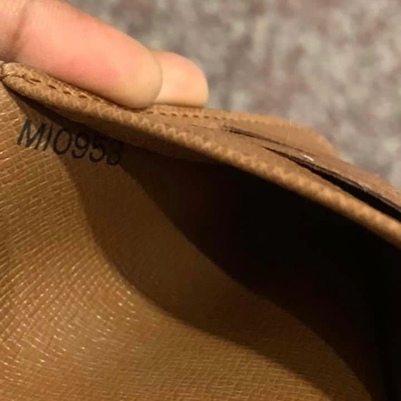 Authentic Louis Vuitton Long Wallet - Picture 10 of 10